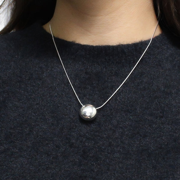 Collar de Plata con Círculo