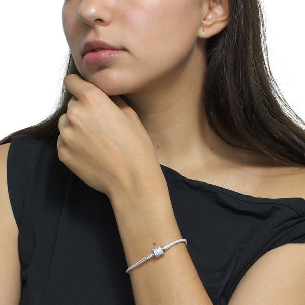 Pulsera Para Dijes con Broche de Circonias