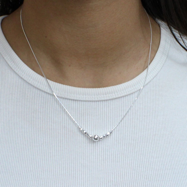Collar con Bolitas de Plata