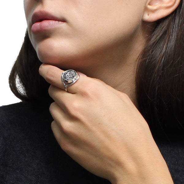 Anillo Nudo de Bruja