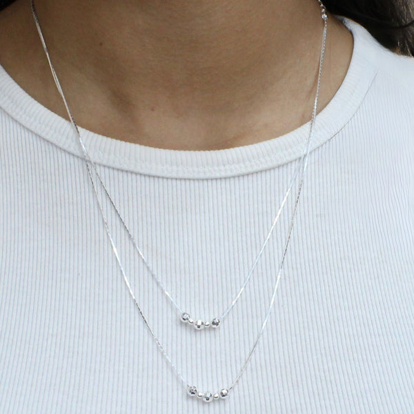Collar con Bolitas de Plata