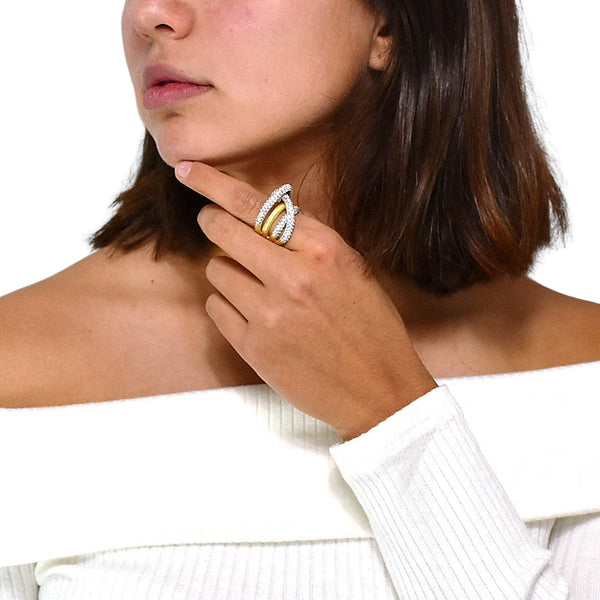 Anillo Cruzado de Plata con Circonia y Chapa de Oro