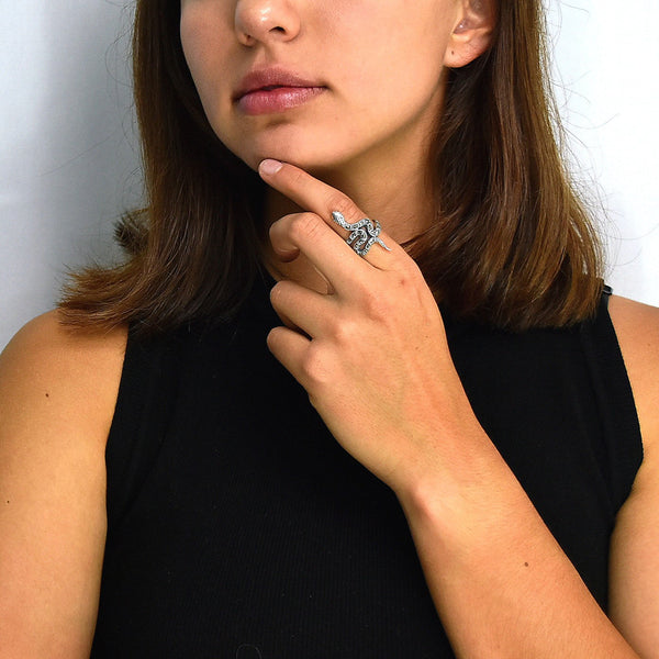 Anillo De Serpiente Plata Con Marquesita